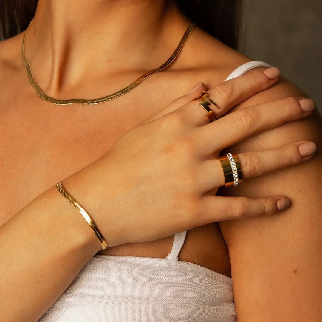 Essential Snake Bracelet